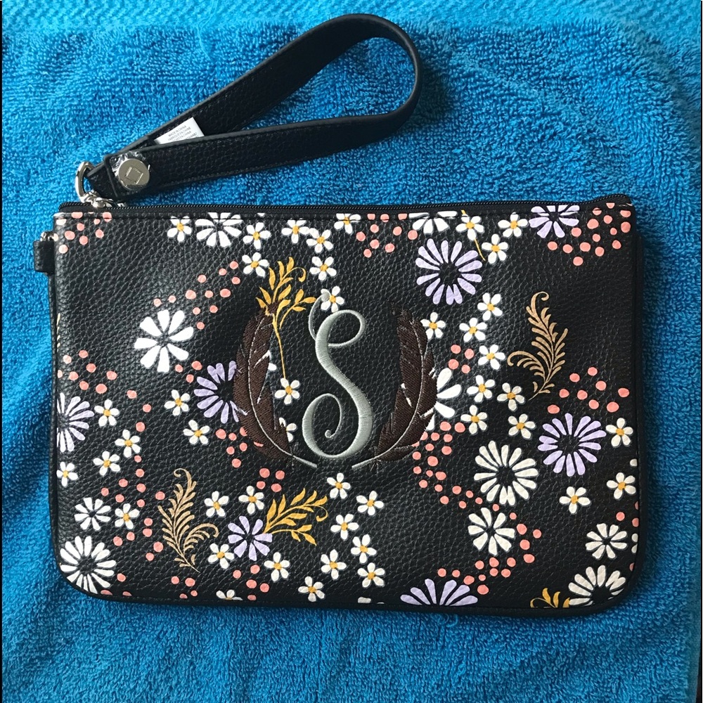 Thirty one wristlet